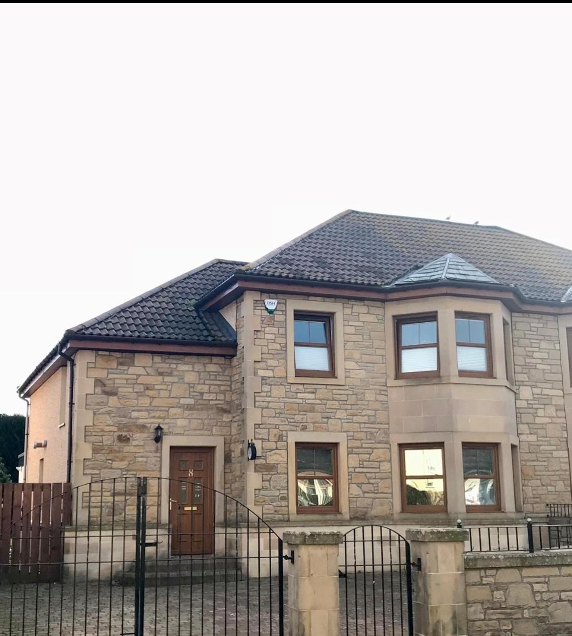 Holiday home Large Modern Family In Murrayfield - Very Close To Centre - 10 Mins By Direct Bus - Private Driveway & Garden *